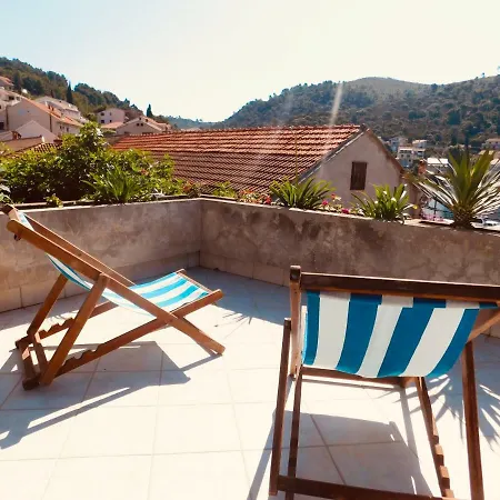 Julija Brna Smokvica (Korcula)